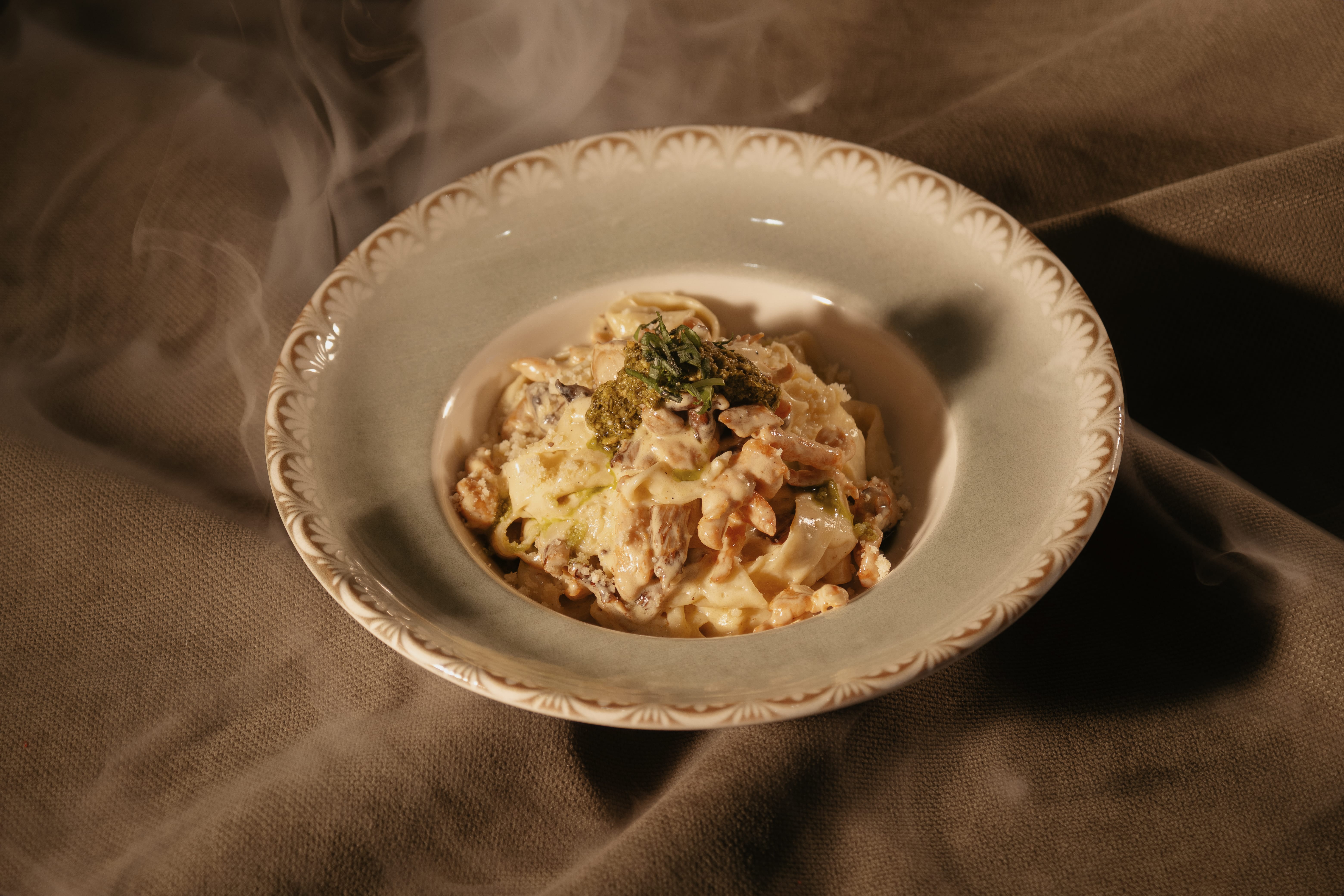 Fettuccine Alfredo Şef Soslu