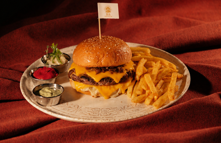 Cheddarlı Klasik Burger 